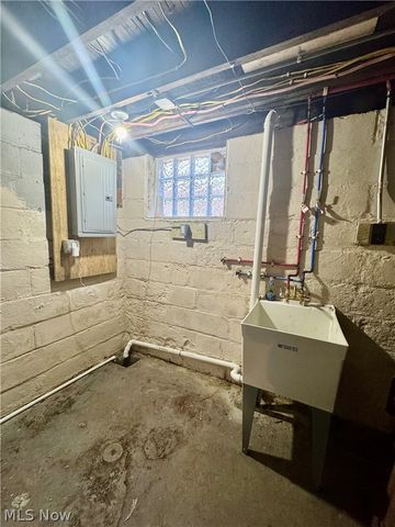 1015 E 131st Street, East Cleveland, OH 44108