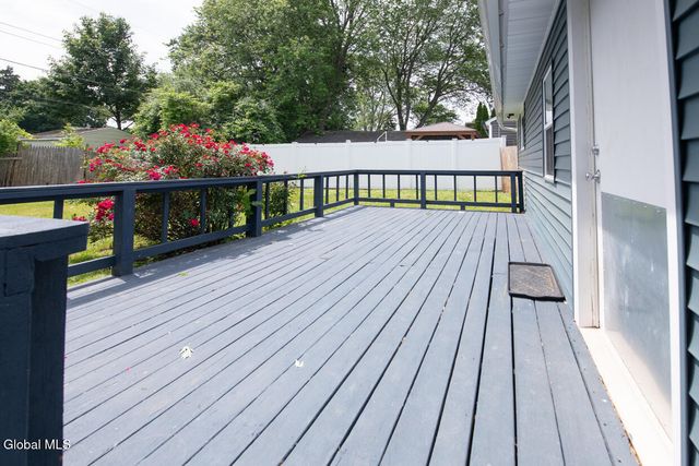 12 Jase Court, Albany, NY 12208