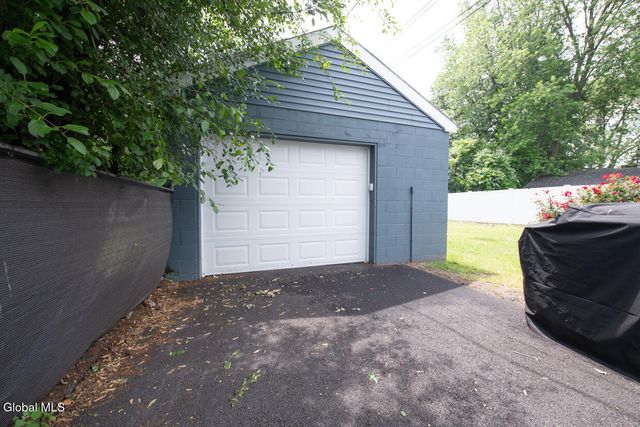 12 Jase Court, Albany, NY 12208