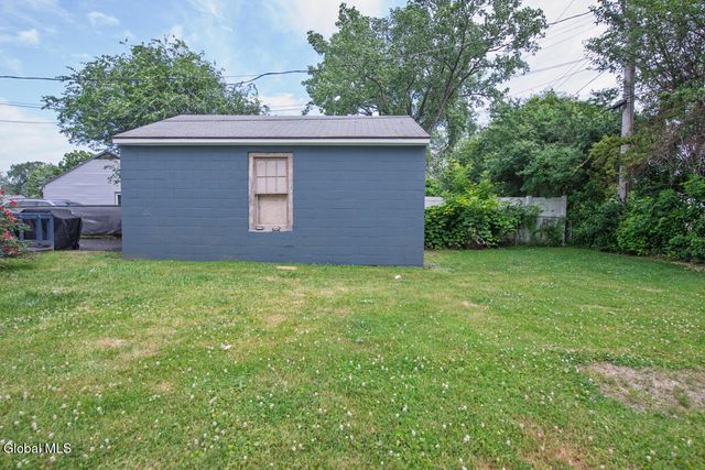 12 Jase Court, Albany, NY 12208