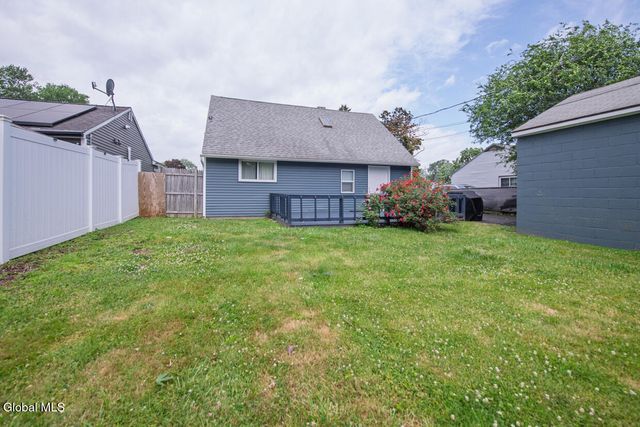 12 Jase Court, Albany, NY 12208
