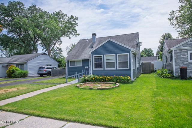 12 Jase Court, Albany, NY 12208