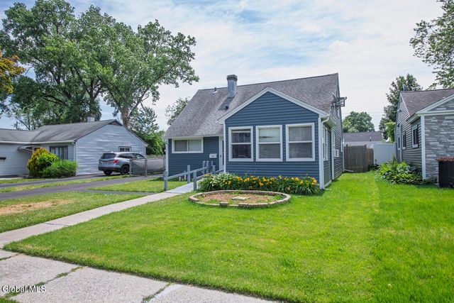 12 Jase Court, Albany, NY 12208