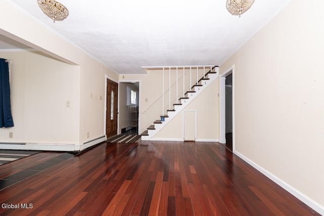 12 Jase Court, Albany, NY 12208