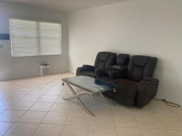 1097 CORNWALL E, Boca Raton, FL 33434