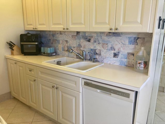 1097 CORNWALL E, Boca Raton, FL 33434