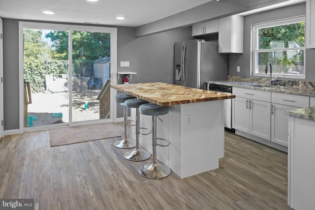 1824 N TUCKAHOE RD, Williamstown, NJ 08094