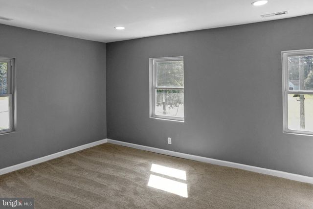 1824 N TUCKAHOE RD, Williamstown, NJ 08094