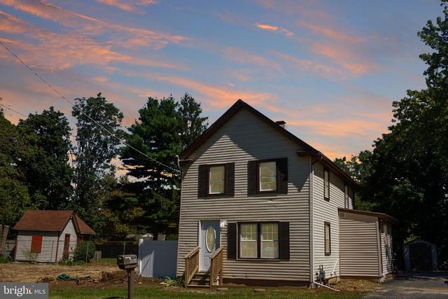 1824 N TUCKAHOE RD, Williamstown, NJ 08094