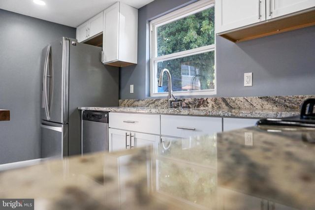 1824 N TUCKAHOE RD, Williamstown, NJ 08094