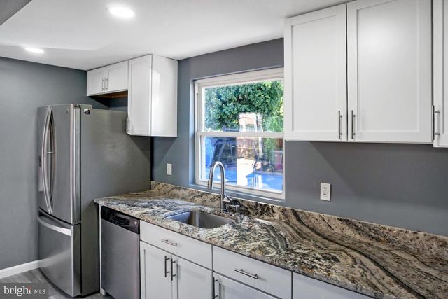 1824 N TUCKAHOE RD, Williamstown, NJ 08094
