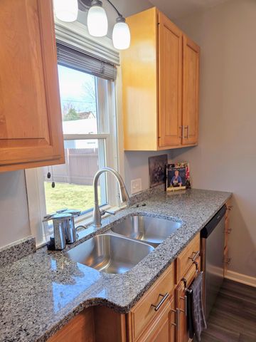 2111 Niles Avenue, Saint Paul, MN 55116