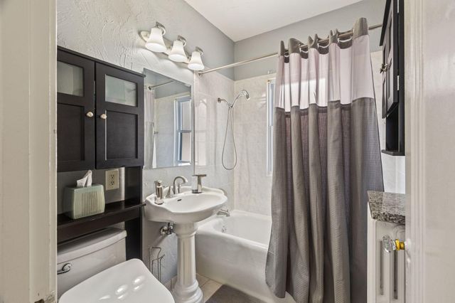 2111 Niles Avenue, Saint Paul, MN 55116