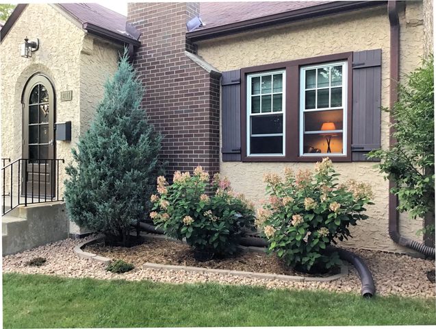 2111 Niles Avenue, Saint Paul, MN 55116