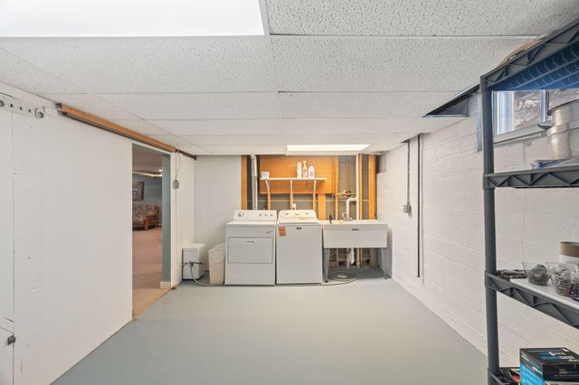 2111 Niles Avenue, Saint Paul, MN 55116