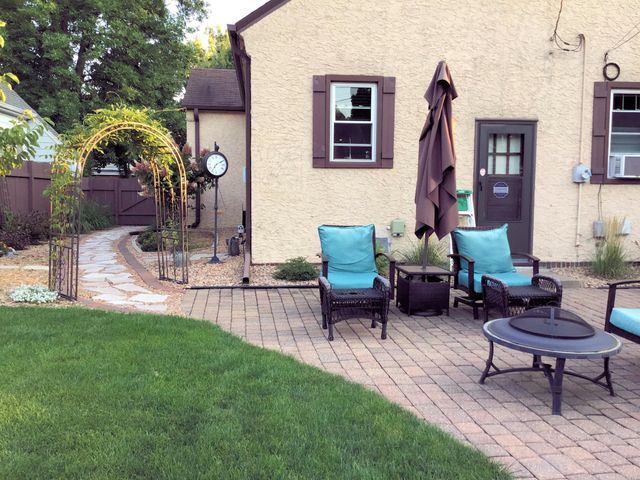 2111 Niles Avenue, Saint Paul, MN 55116