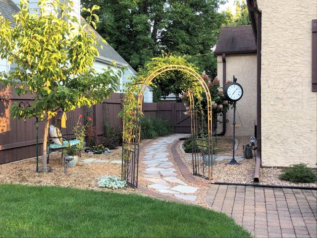 2111 Niles Avenue, Saint Paul, MN 55116