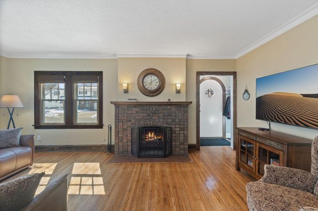 2111 Niles Avenue, Saint Paul, MN 55116