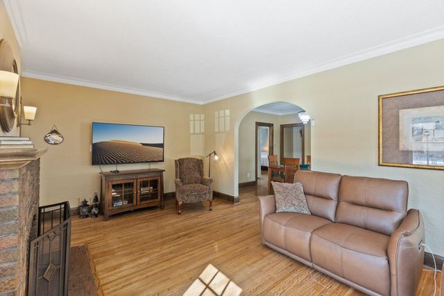 2111 Niles Avenue, Saint Paul, MN 55116