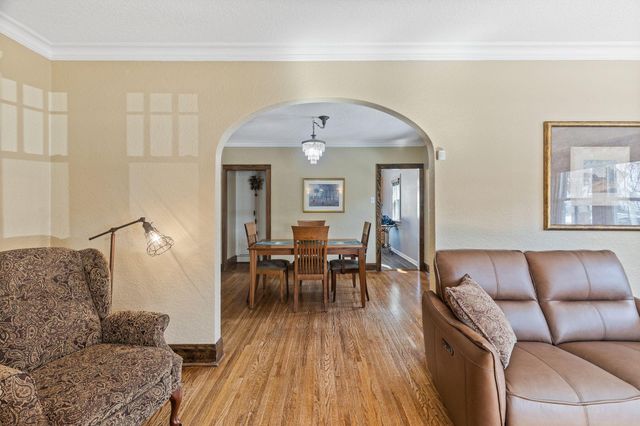 2111 Niles Avenue, Saint Paul, MN 55116