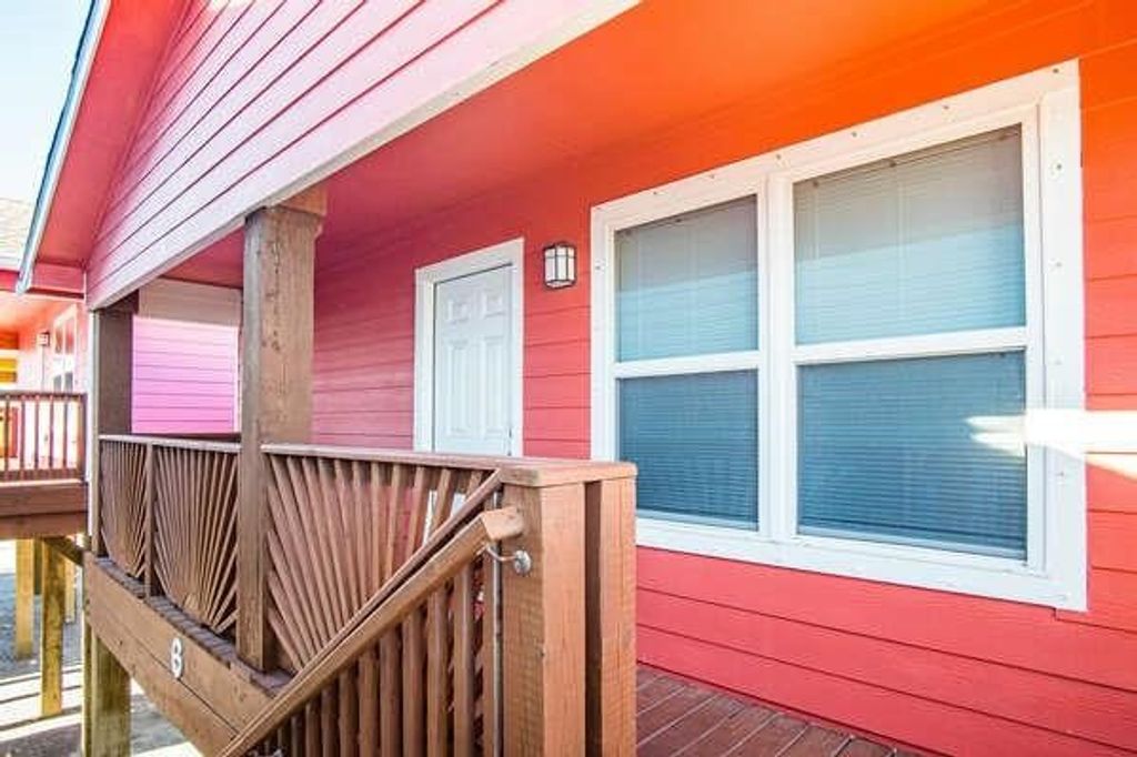 403 S 10th St 6, Port Aransas, TX 78373 — photo 2