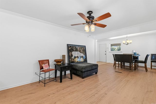 17 Oakwood Road, Little Rock, AR 72202