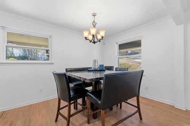 17 Oakwood Road, Little Rock, AR 72202