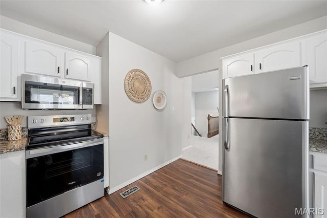 2224 Ole Castle Court, Chesterfield, MO 63017