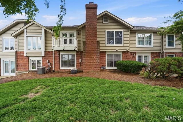 2224 Ole Castle Court, Chesterfield, MO 63017