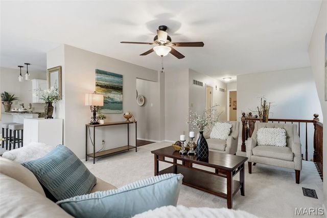 2224 Ole Castle Court, Chesterfield, MO 63017
