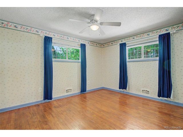 1118 Acacia Dr, Colorado Springs, CO 80907