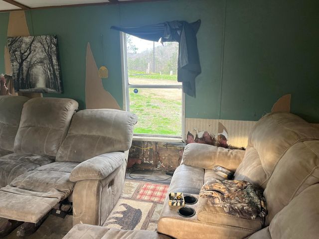 617 Walk Log Branch Road, Beattyville, KY 41311