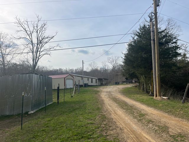 617 Walk Log Branch Road, Beattyville, KY 41311