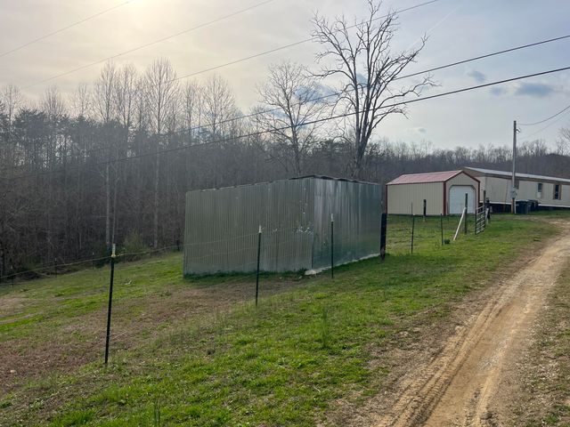 617 Walk Log Branch Road, Beattyville, KY 41311