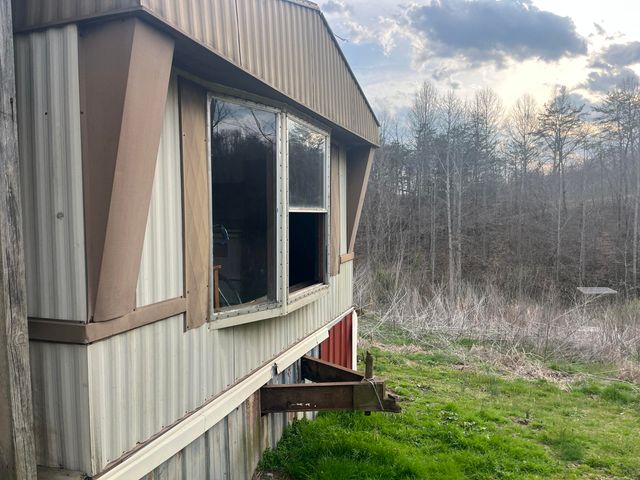 617 Walk Log Branch Road, Beattyville, KY 41311