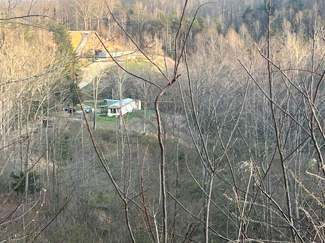 617 Walk Log Branch Road, Beattyville, KY 41311