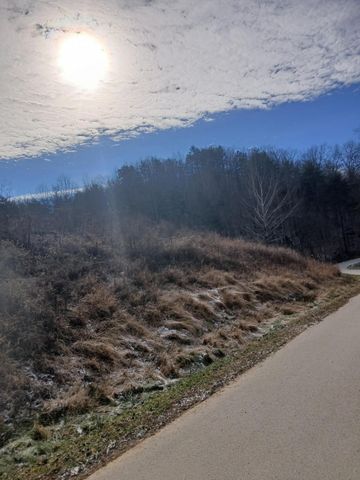 617 Walk Log Branch Road, Beattyville, KY 41311