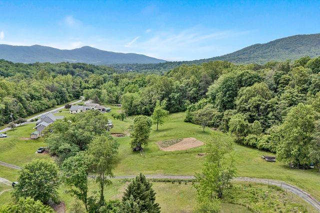 2481 Laymantown RD, Troutville, VA 24175