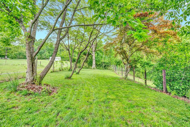 2481 Laymantown RD, Troutville, VA 24175