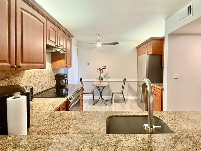 10615 Ocean Palm Way 102, Boynton Beach, FL 33437