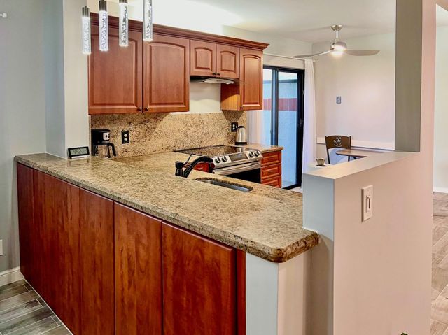 10615 Ocean Palm Way 102, Boynton Beach, FL 33437