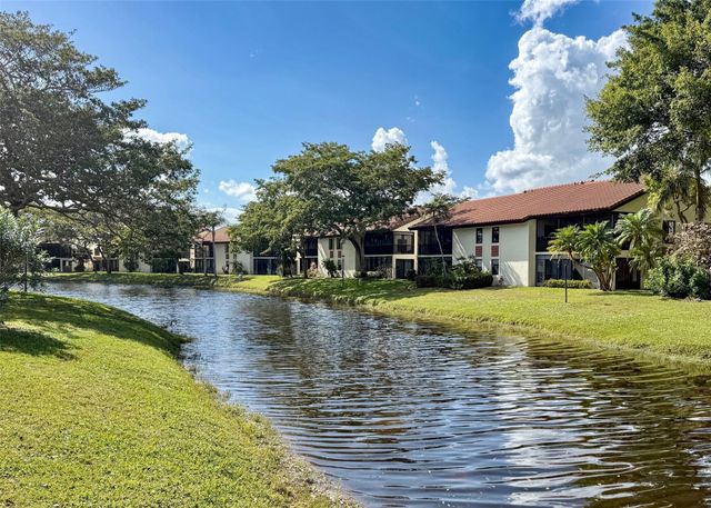 10615 Ocean Palm Way 102, Boynton Beach, FL 33437