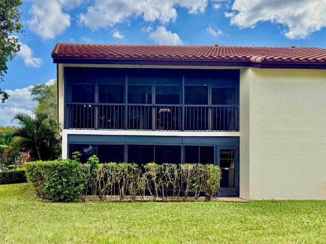 10615 Ocean Palm Way 102, Boynton Beach, FL 33437