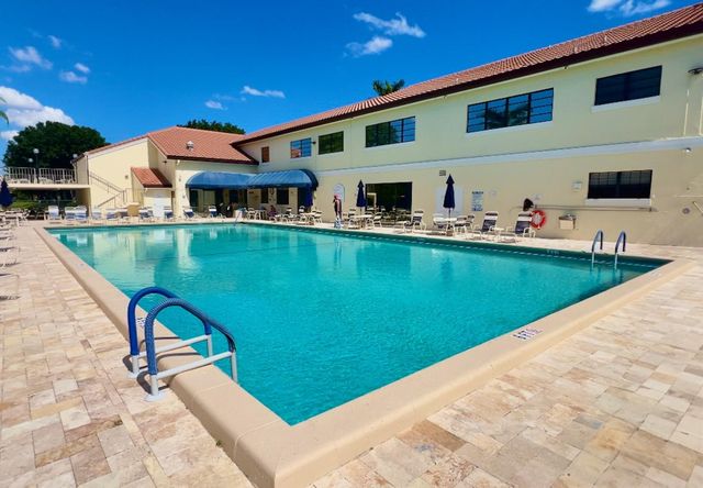 10615 Ocean Palm Way 102, Boynton Beach, FL 33437