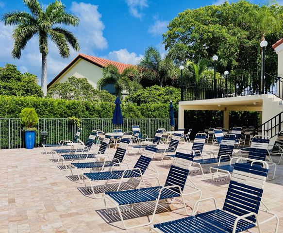 10615 Ocean Palm Way 102, Boynton Beach, FL 33437