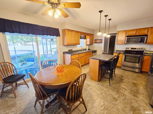 1782 Frazier Avenue, Centralia, IL 62801