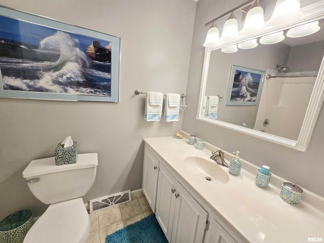 1782 Frazier Avenue, Centralia, IL 62801