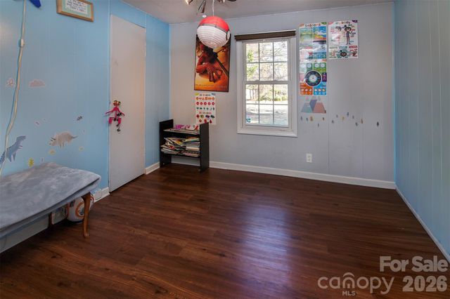 5727 Thompson Road, Charlotte, NC 28216