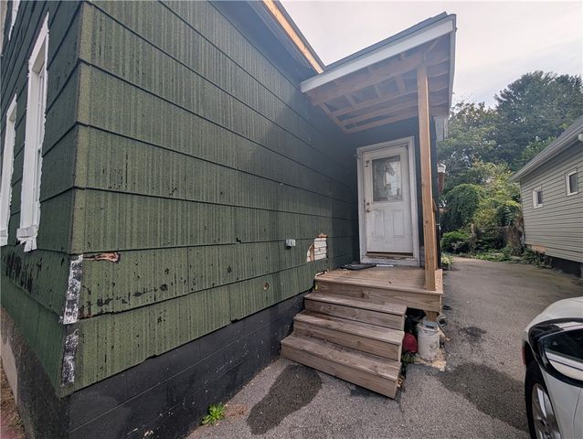 42 Roth Street, Rochester, NY 14621