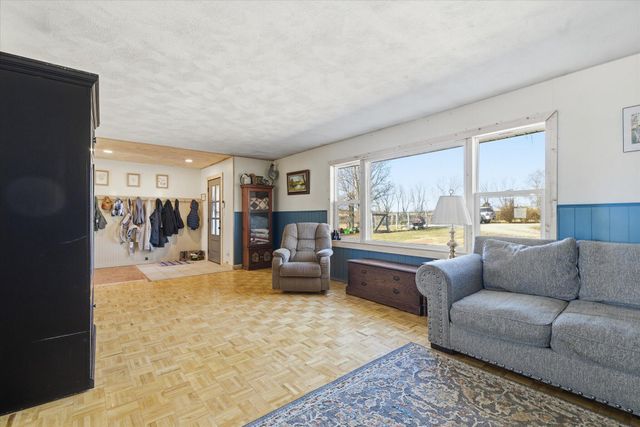 10424 East Business 60, Mountain Grove, MO 65711